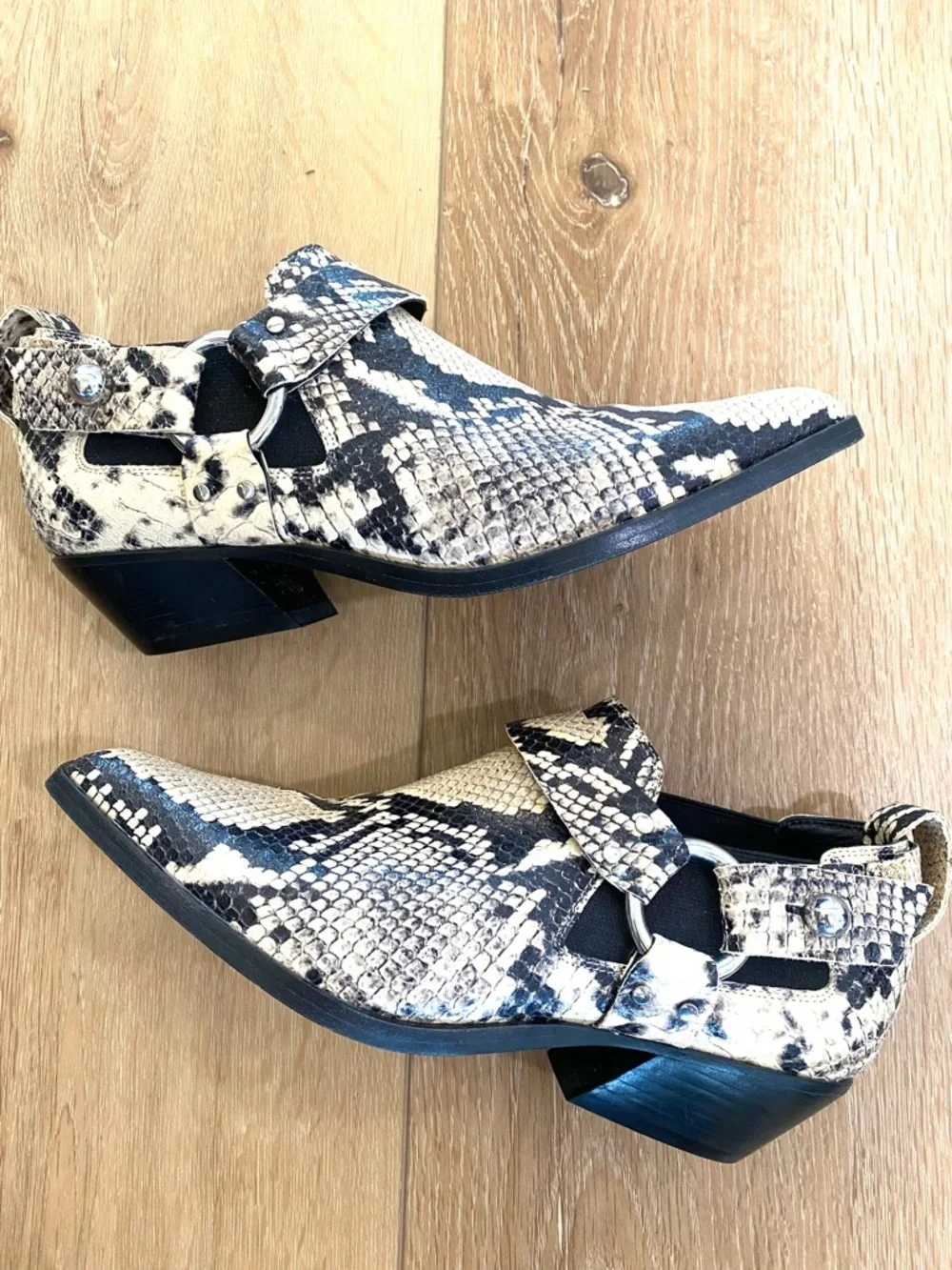 Rag & Bone Westin Harness Ankle Pointed Toe Booties Snakeskin Rock Chic Size 8 - Picture 1 of 10